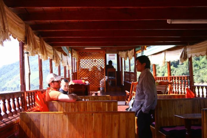 PAKBENG - HOUAY XAY / LAOS BORDER WITH THAILAND