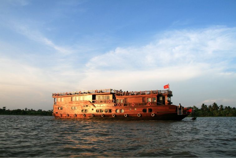 Mekong-Eyes-Boat