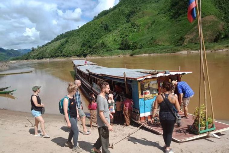 slow-boat-from-chiang-rai-to-luang-prabang-(4)